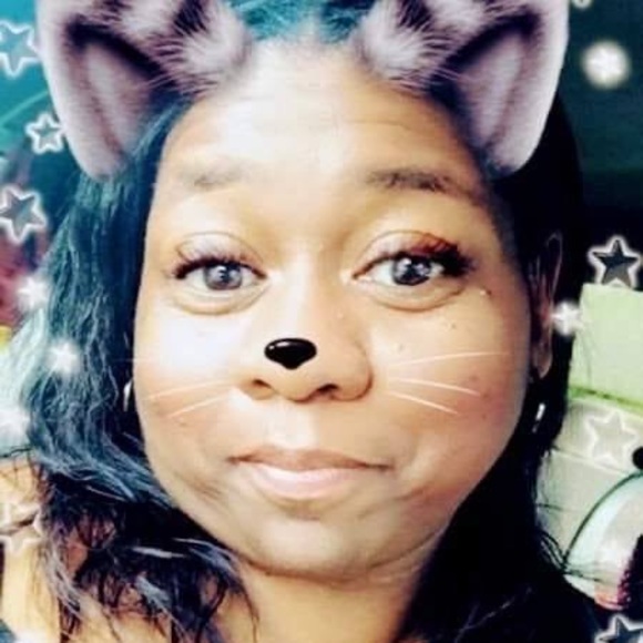 Meet your Posher, Monica - Picture 1 of 1